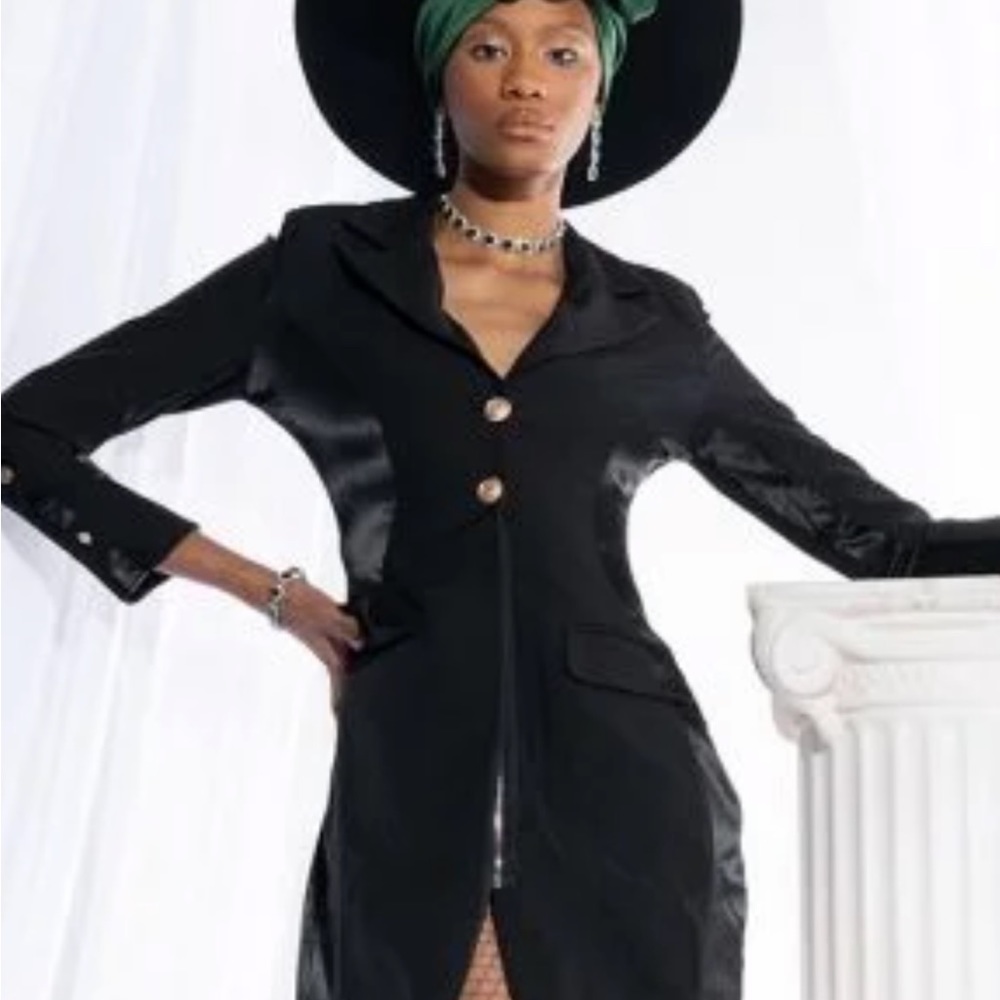 PLEASE HELP ME FIND THIS DRESS. I can’t find anywhere.